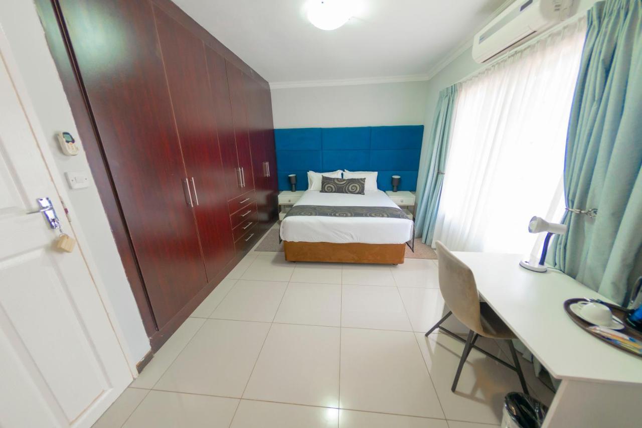 Green Lagoon Guest House Gaborone Exterior photo