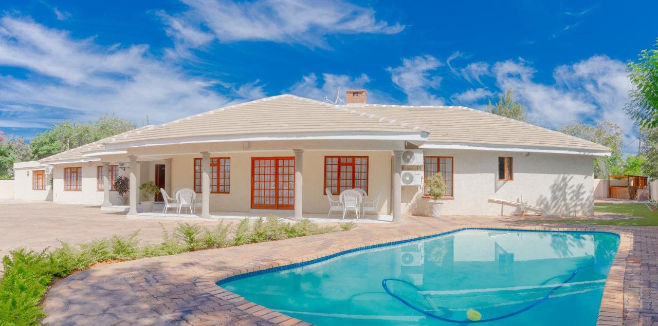 Green Lagoon Guest House Gaborone Exterior photo