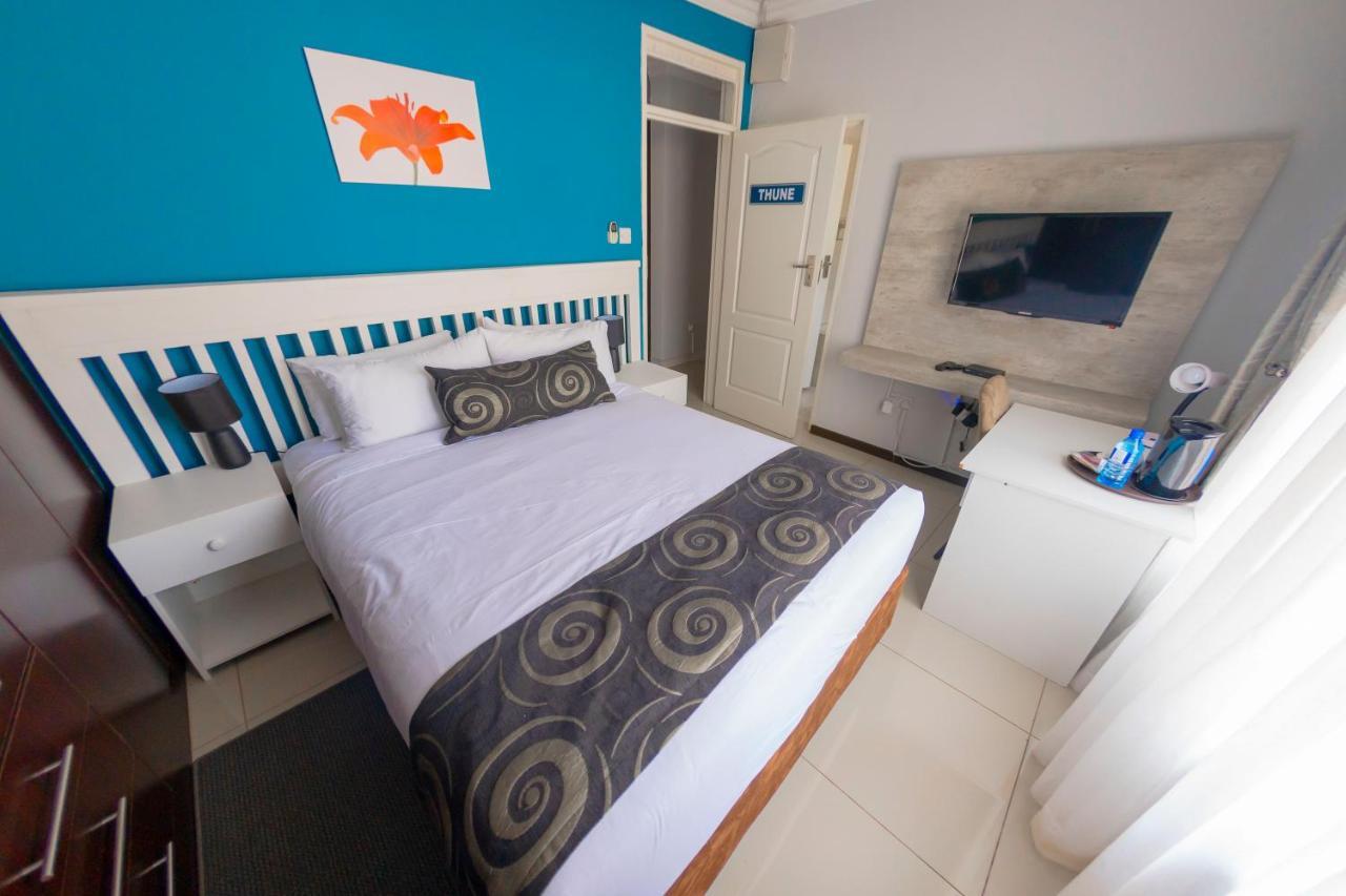 Green Lagoon Guest House Gaborone Exterior photo