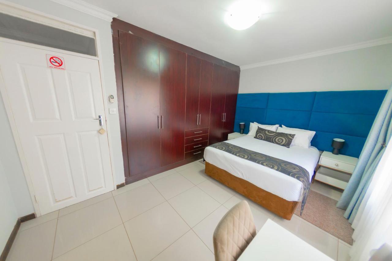Green Lagoon Guest House Gaborone Exterior photo